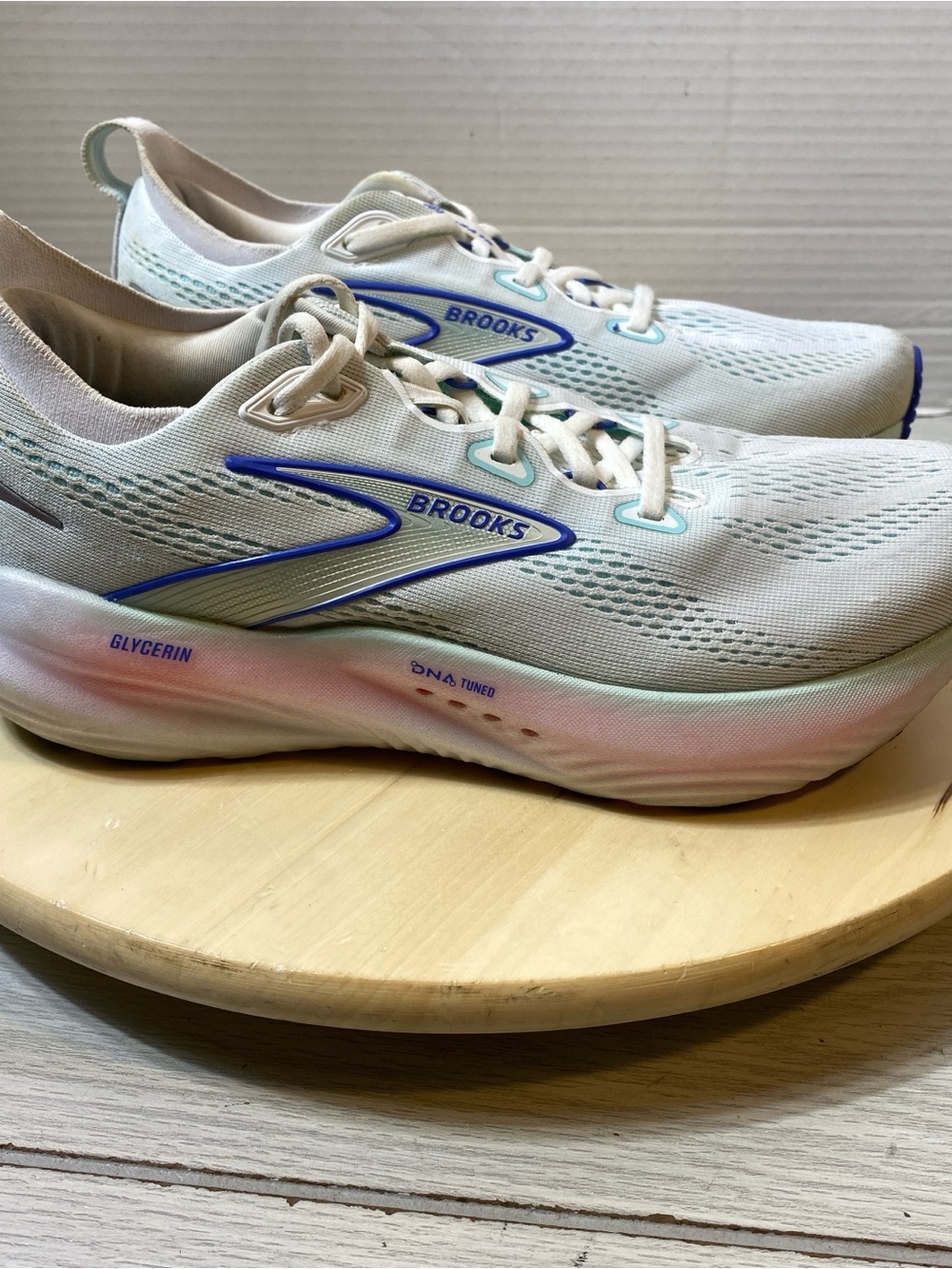 Brooks Glycerin 22 Women’s Running Shoes Size 8.5 Wide (D) White/blue